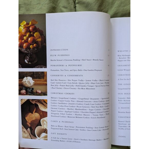 Martha Stewart's CHRISTMAS Vintage 1989 Book - Entertaining 1st Ed Hardcover EUC - Picture 3 of 16
